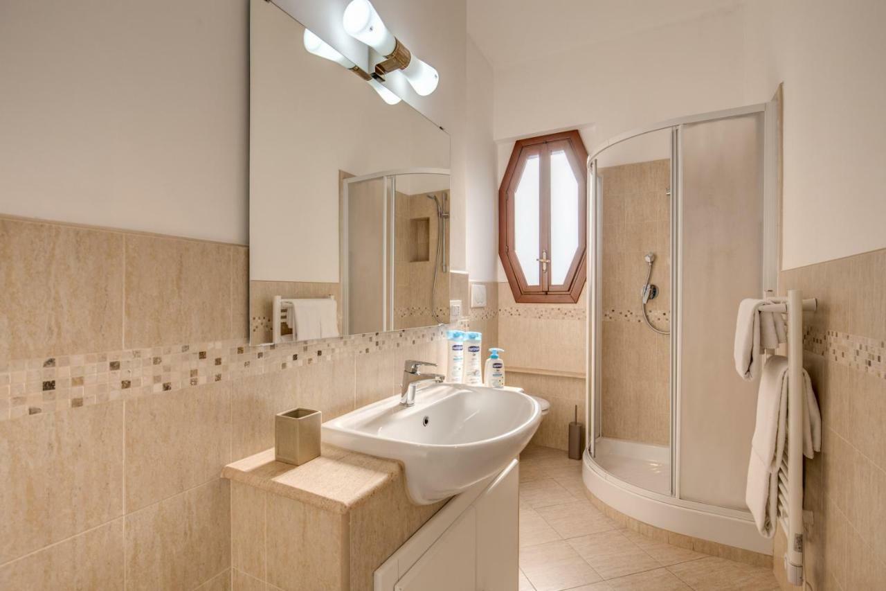 Casa Di Luca _ 3 Bdr Apartment 로마 외부 사진