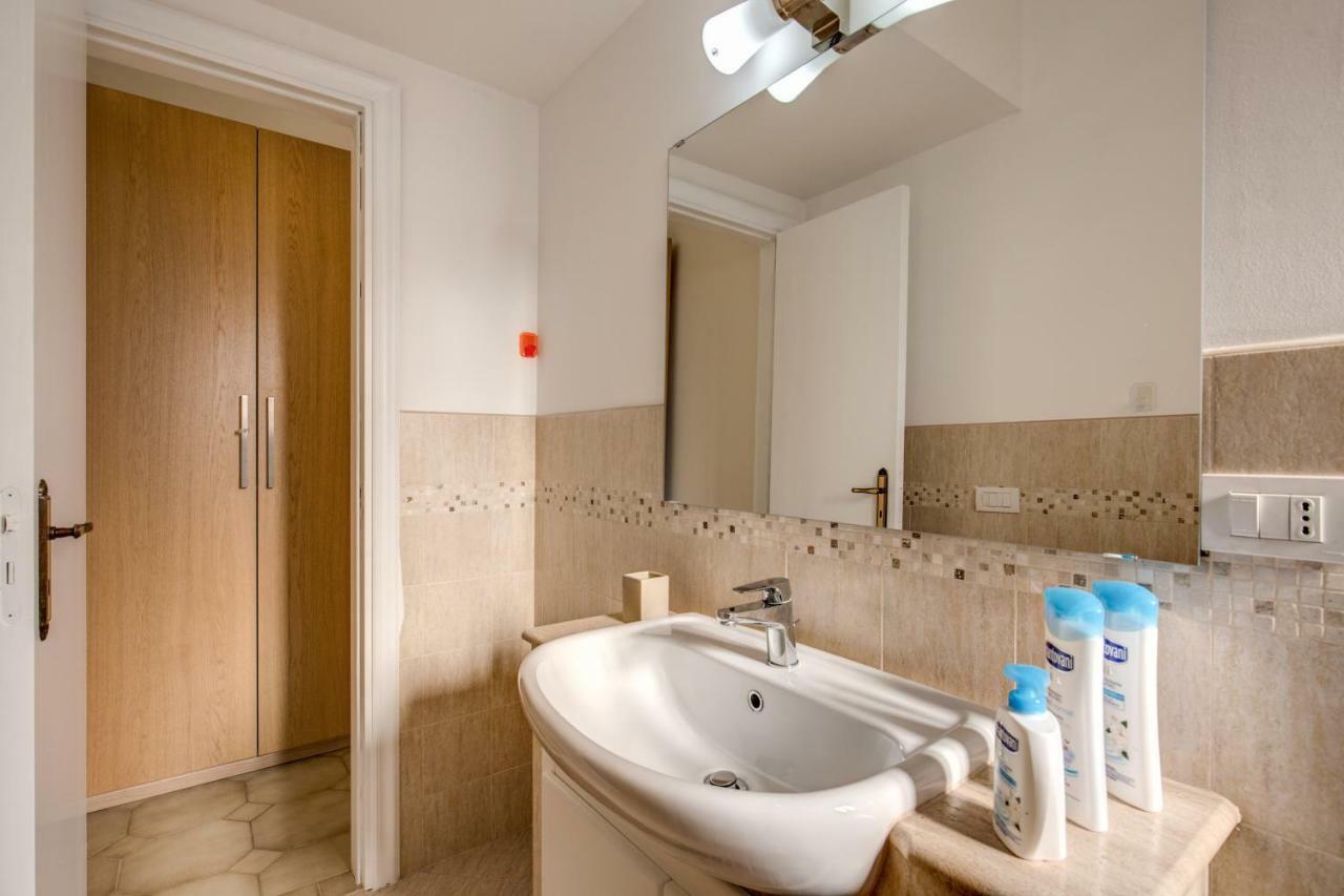 Casa Di Luca _ 3 Bdr Apartment 로마 외부 사진